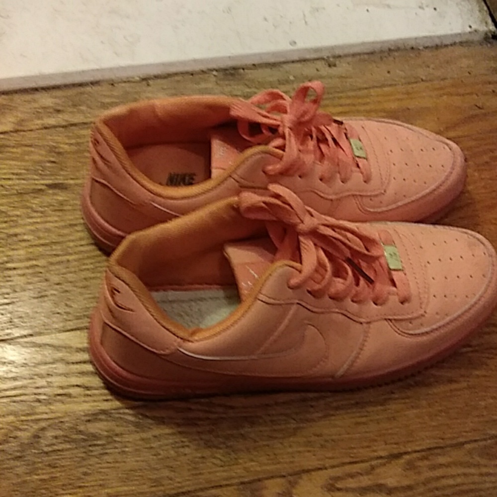 Nike Air Force 1 gym shoes